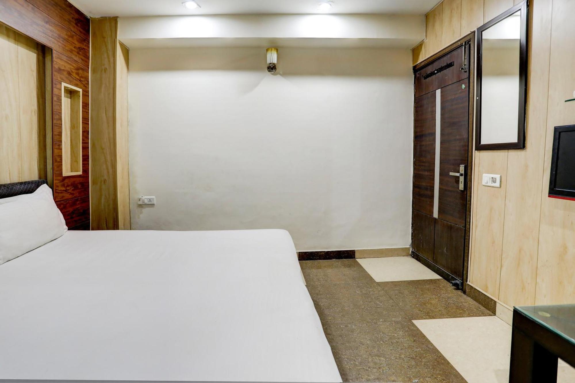 Hotel O Hcn Лудхиана Экстерьер фото